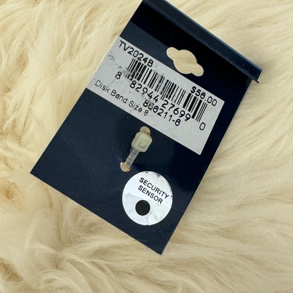 (NWT) Tara Vanessa Collection Black and Gold Ring size 8 - Picture 3 of 4